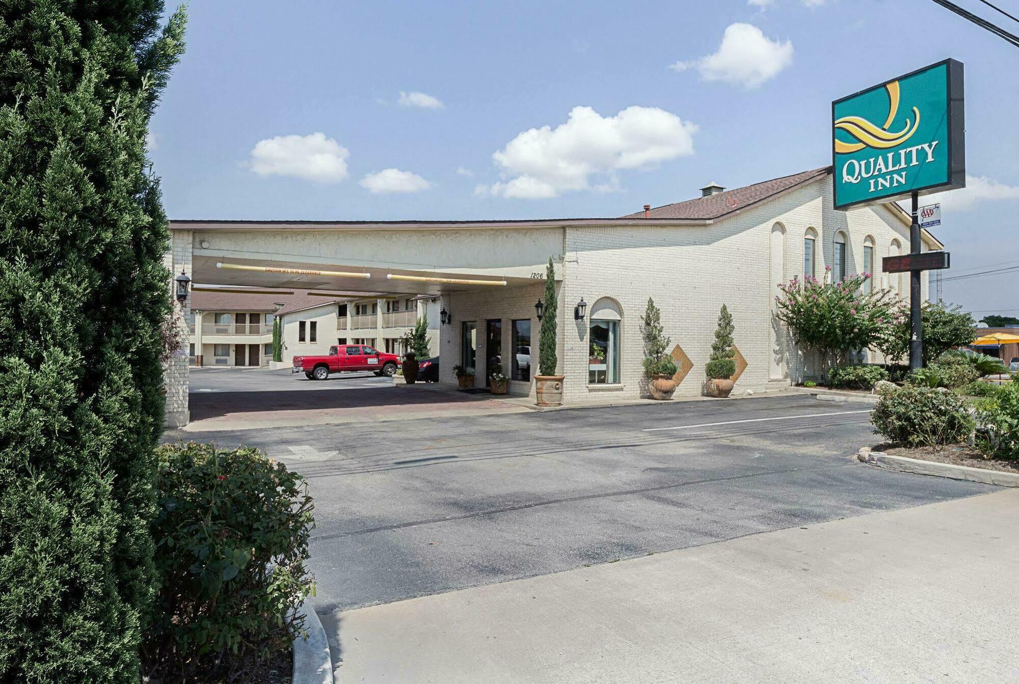 Quality Inn Near Lake Marble Falls Exteriér fotografie